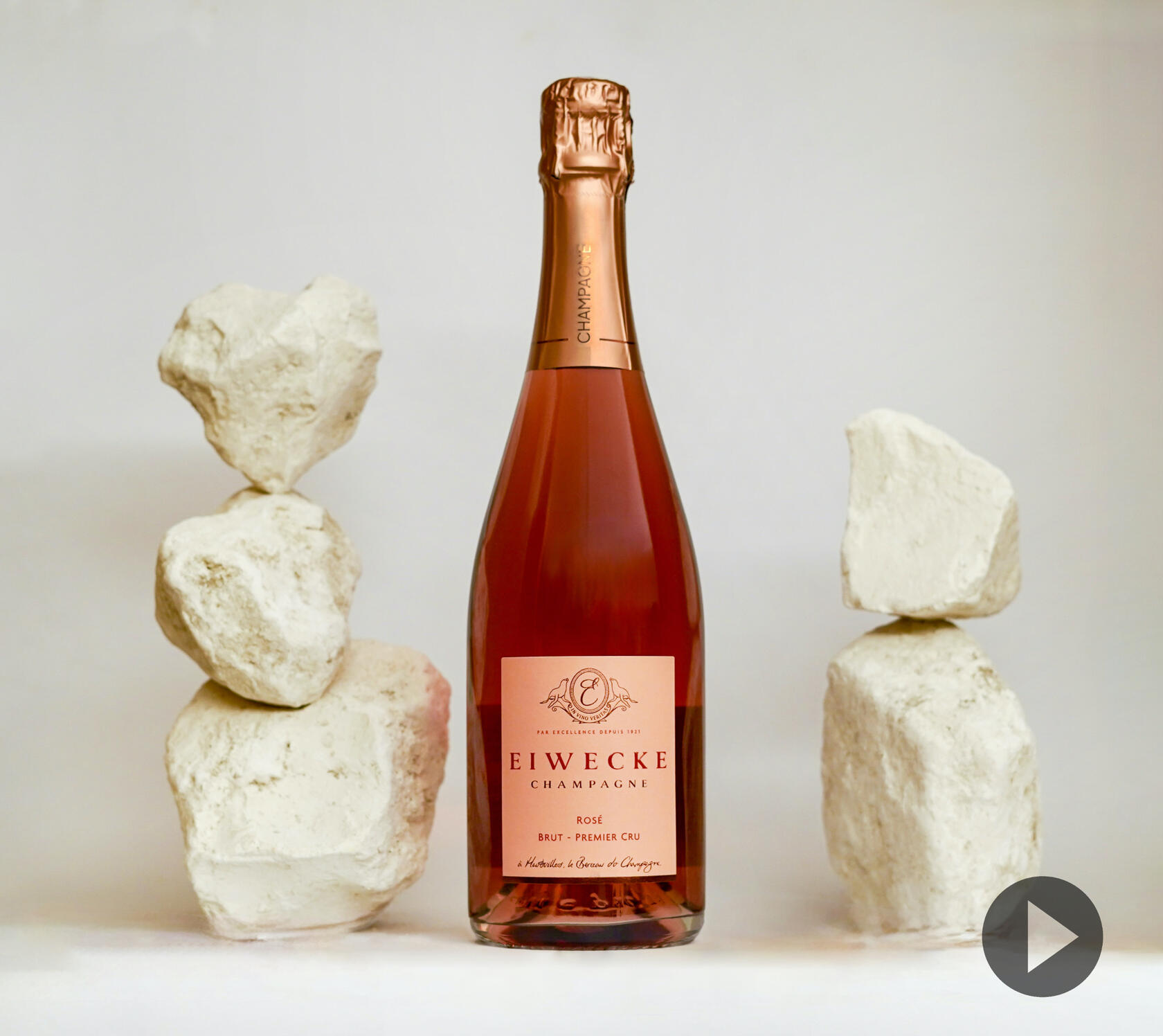 Grande Cuvée, Brut, Premier Cru 38% Pinot Noir, 34% Chardonnay, 28% Pinot Meunier, Dosage Brut à 9g/l, formats disponible 37.5cl, 75cl, 150cl, 300cl