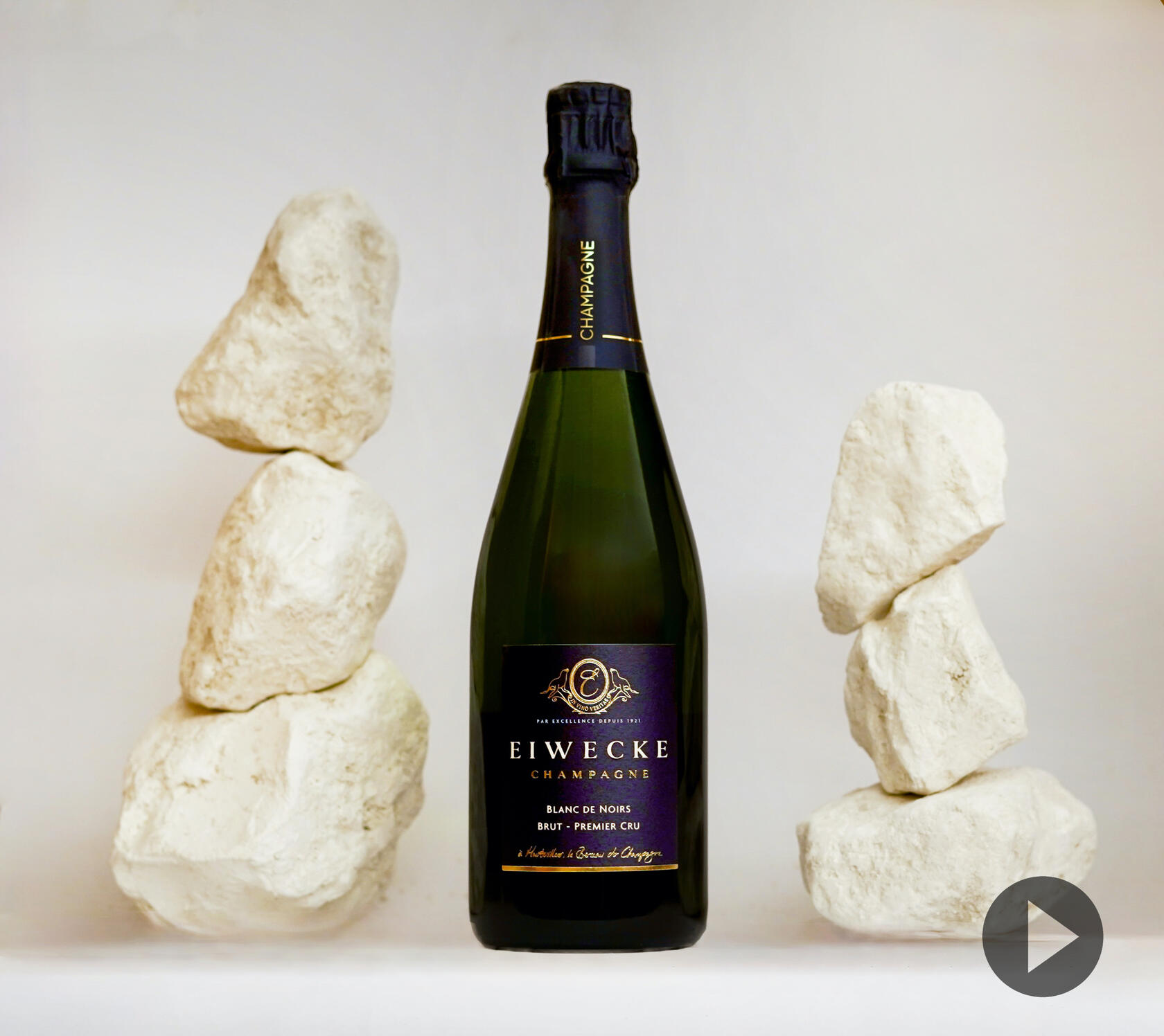 38% Pinot Noir, 34% Chardonnay, 28% Pinot Meunier, Dosage Brut à 9g/l, formats disponible 37.5cl, 75cl, 150cl, 300cl